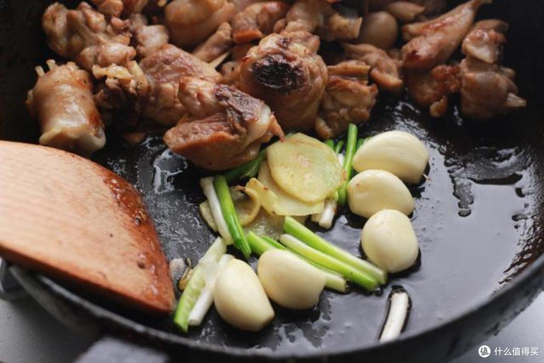 九月不能错过这美味,香甜粉糯,物美价廉,用它焖鸡太香了