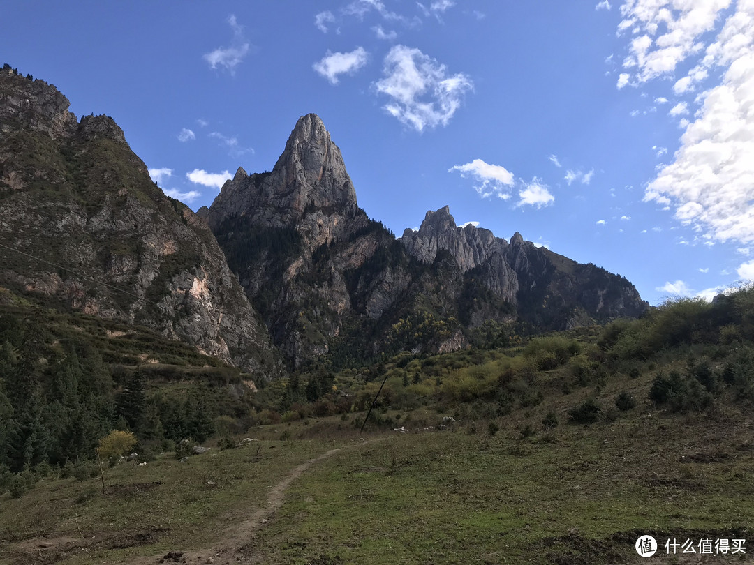 山峰险峻，仁者爱山。