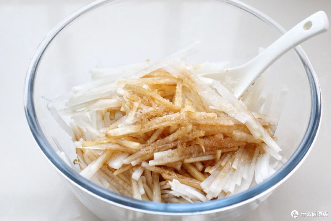 秋季食补首选白萝卜,口感清脆又多汁,生津润肺助消化,要常吃!