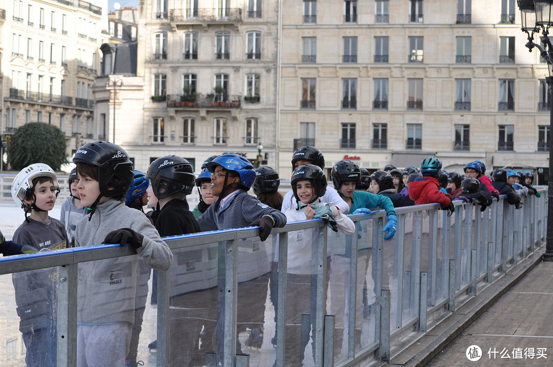 浪漫又“冻”人：巴黎冬天溜冰之巴黎市政厅冰场