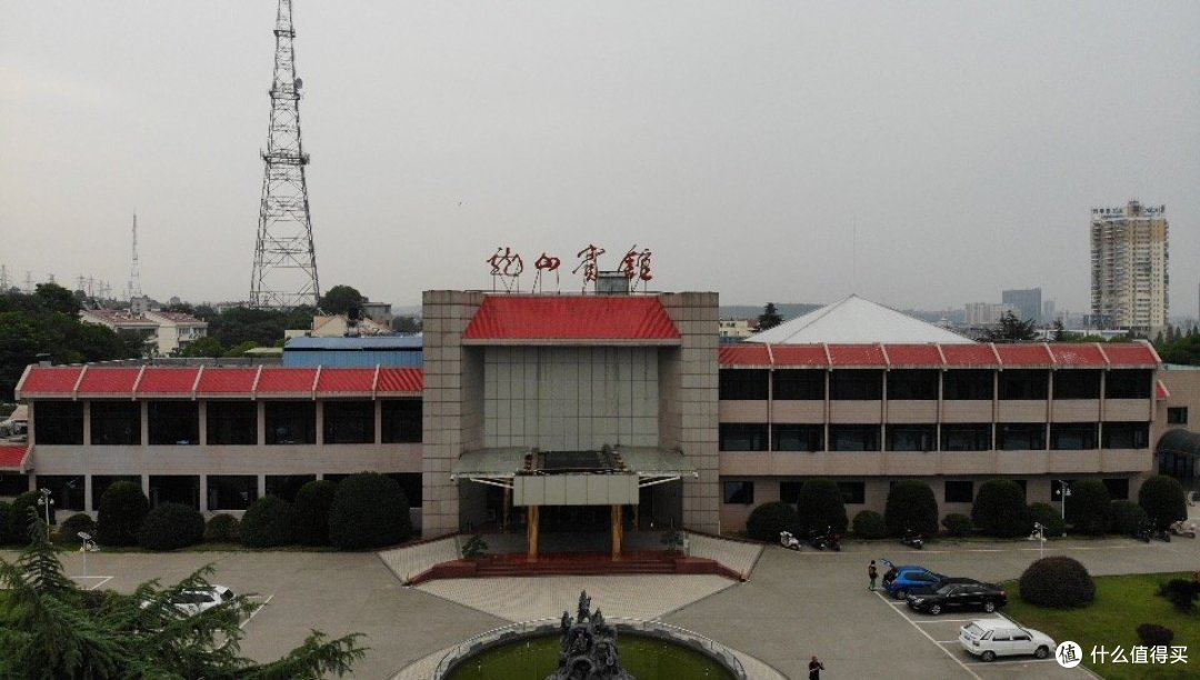 离丹江口水库大坝最近的龙山宾馆