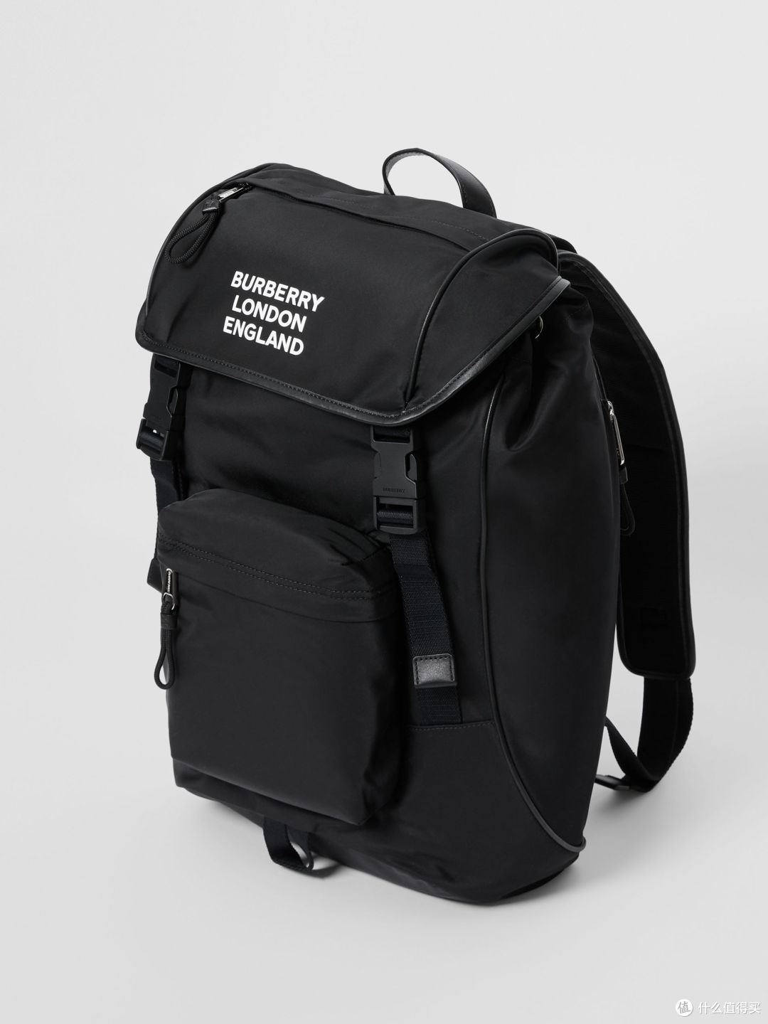 Burberry新标双肩包上新,可持续尼龙环保材质打造旅行新品