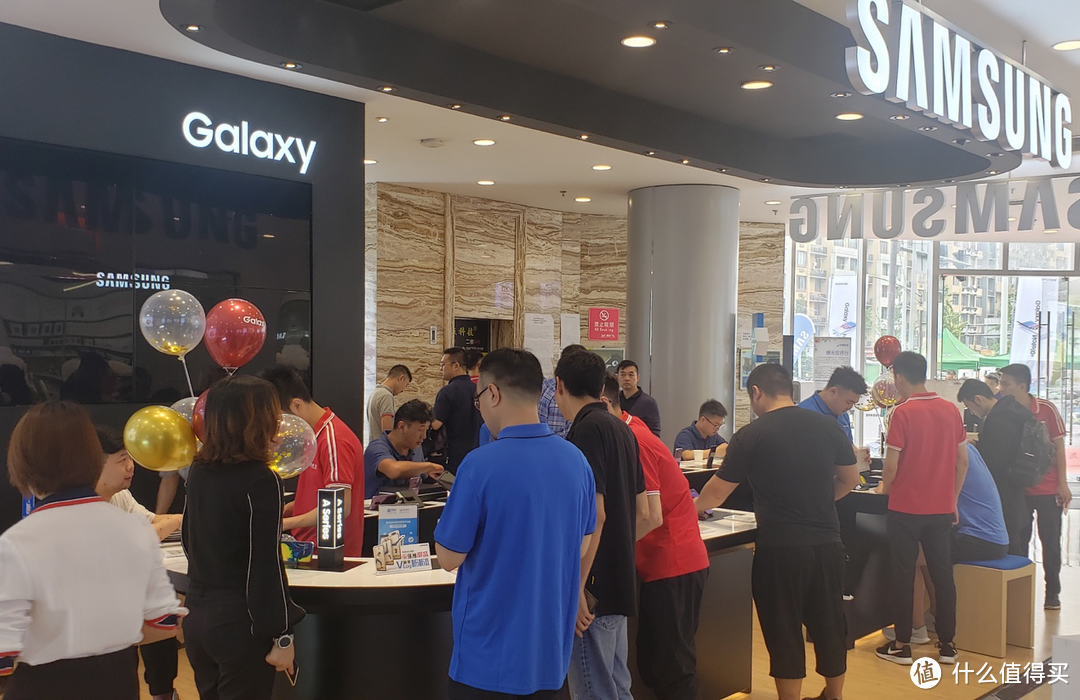 三星Galaxy Note10系列今日首销 全国各地迎购机热潮