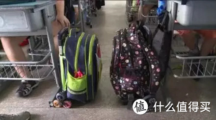 拉杆书包并不减负？超过2斤的书包不建议买！