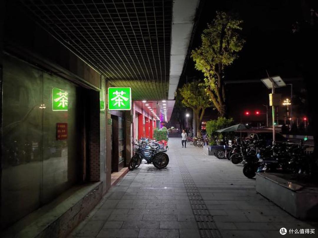 游机谈 | ROG游戏手机2上手:屏幕差点看跟谁比了,买来游戏我觉得还OK