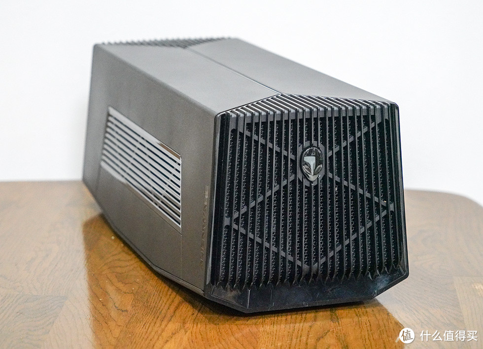 笔记本电脑用上RTX 2080Ti Alienware Area-51m变身移动工作站