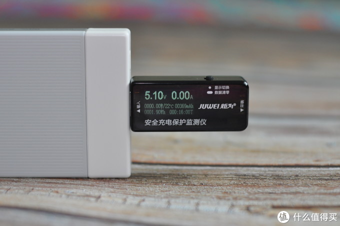 可能是史上最漂亮的充电宝:坚果DP200 10000毫安双向快充移动电源开箱