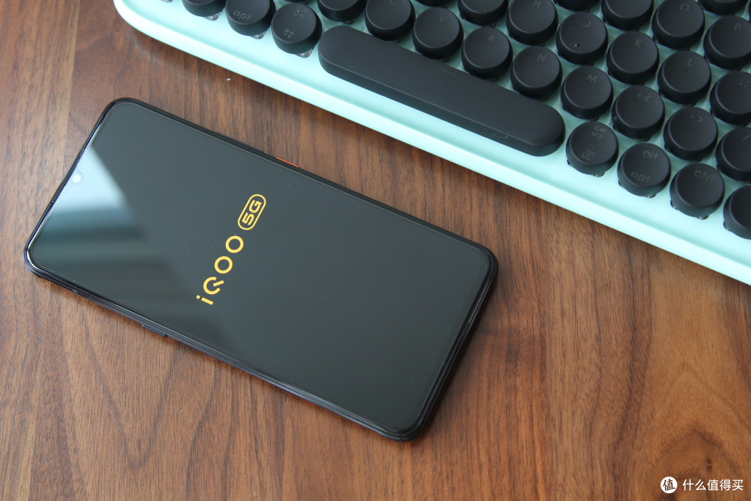 来得及在心中留住了你：vivo iQOO Pro 5G版 智能手机不完全体验报告