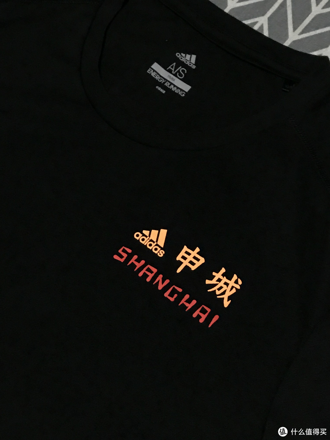 adidas CHINA CITY FI7744男子跑步T恤