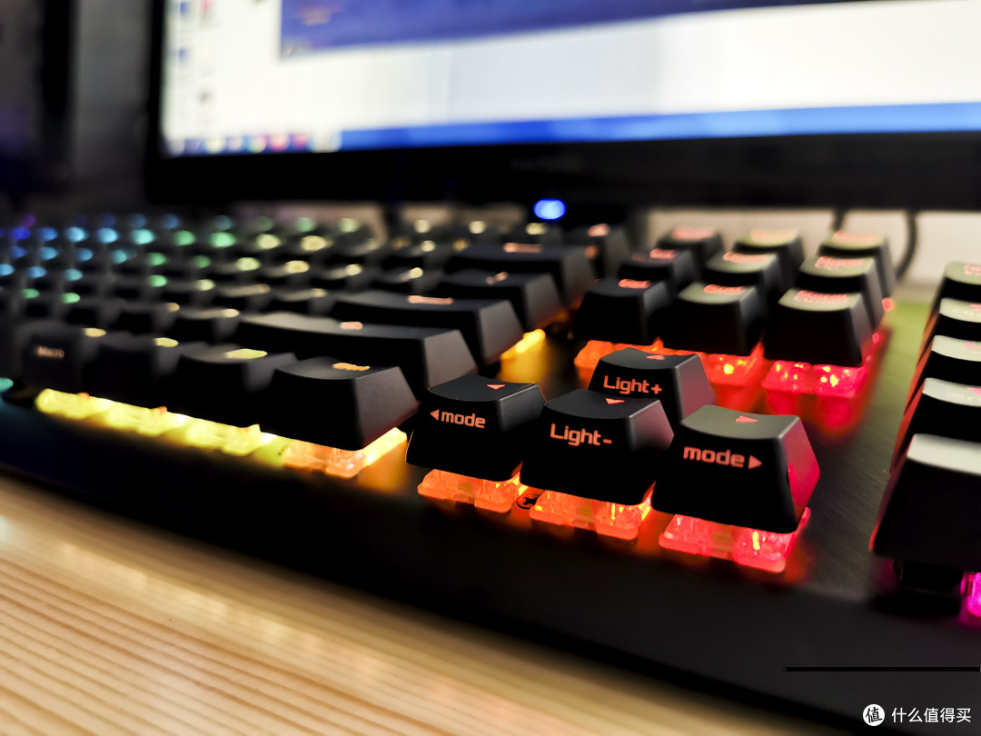为游戏助攻!体验Ctrl加宽版机械键盘 ROG Strix Scope