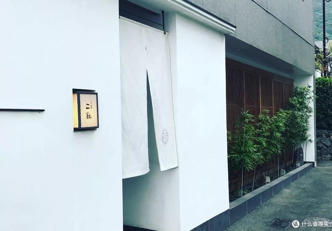 去日本不想人挤人,给你推荐个人少又能赏樱泡汤吃美食的好地方!