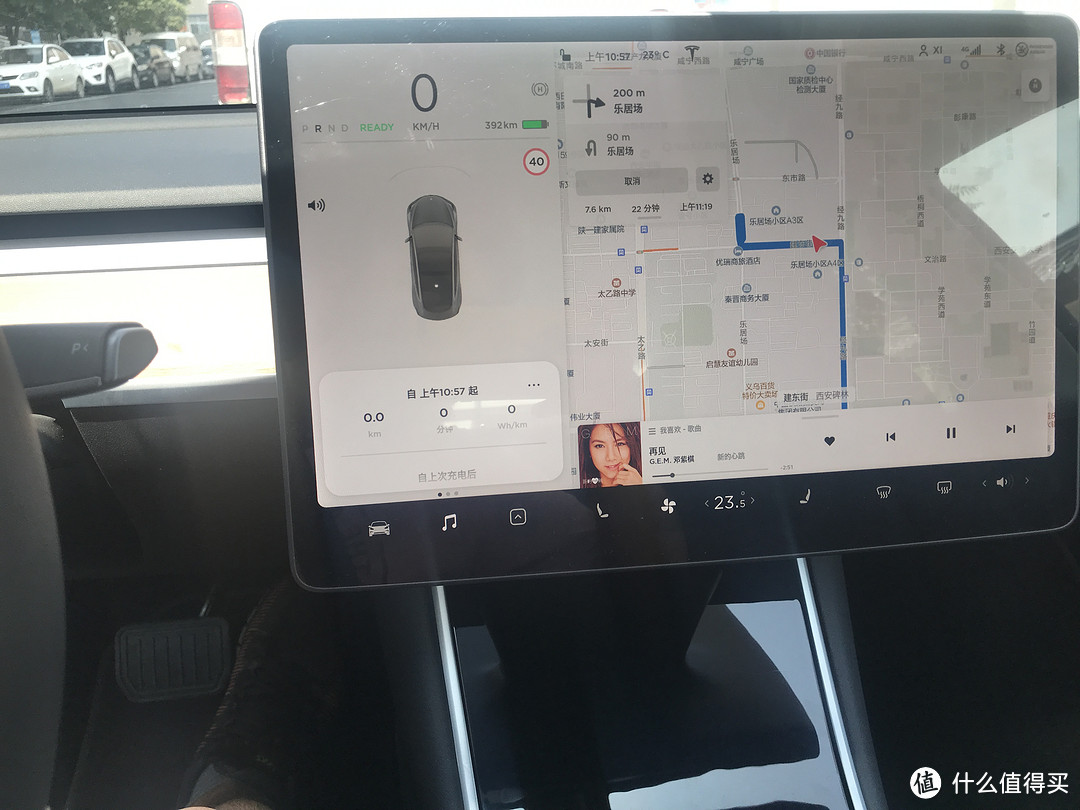 颜值与实力并存，特斯拉Model 3的不充值实用通勤评测