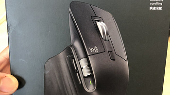 罗技 MX Master 3 鼠标细节图片(LOGO|左右键|滚轮|脚贴|按钮)