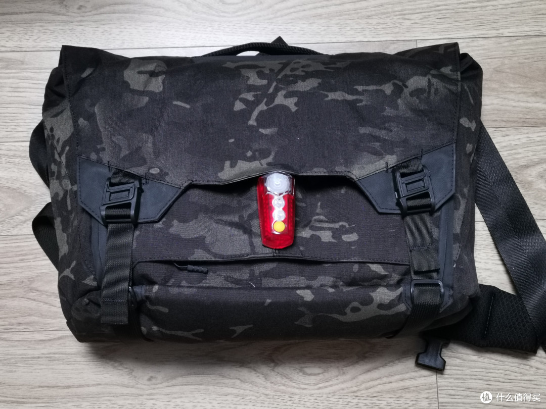 Jake的TAD Parrallax 15升迷彩邮差包评测和邮差包定义的理解
