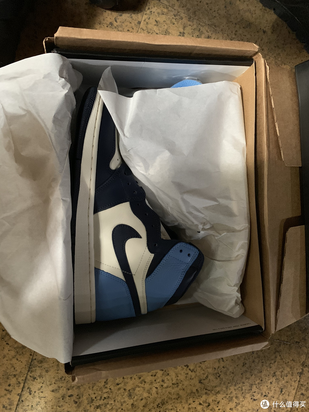 黑曜石 Air Jordan 1 “Obsidian”