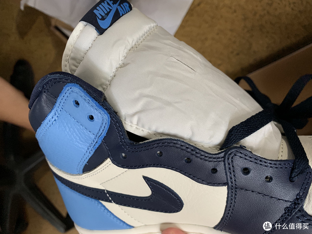 黑曜石 Air Jordan 1 “Obsidian”