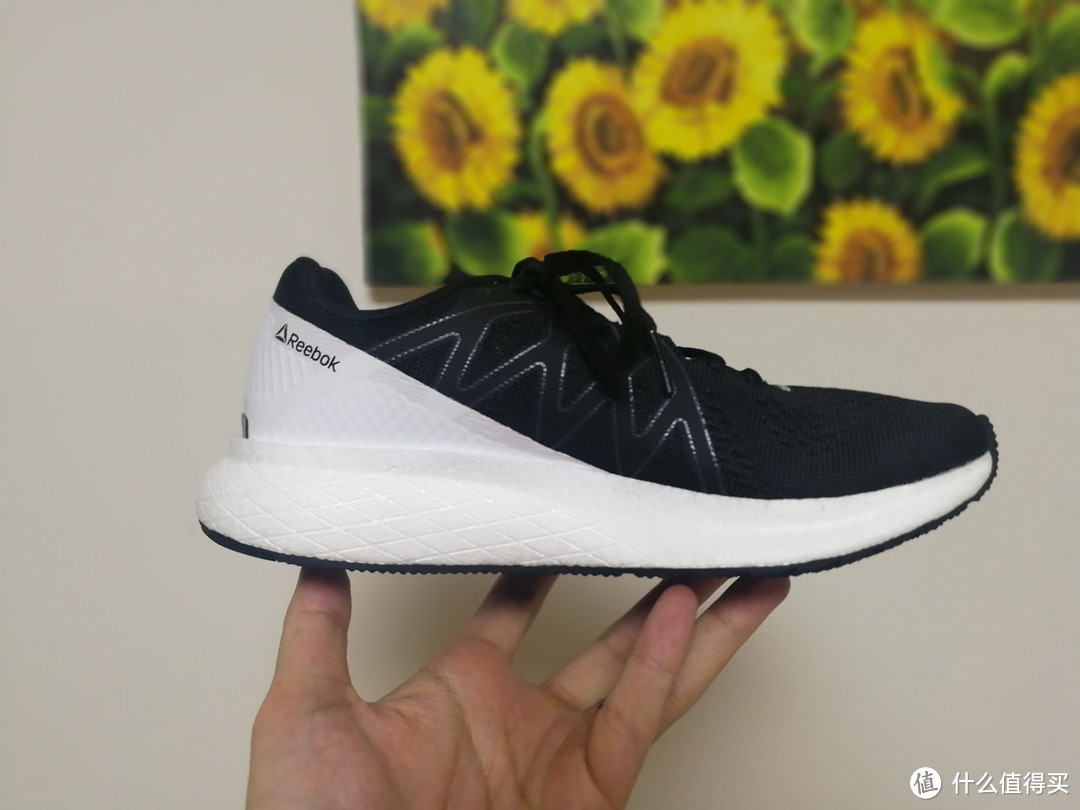 神奇女侠战靴Reebok 锐步 Forever Floatride Energy是否是100美金进阶跑鞋的最佳选择?