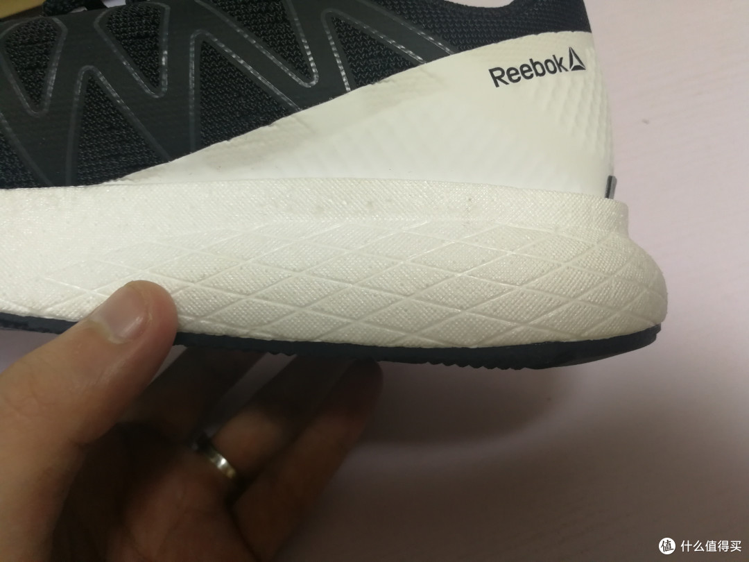 神奇女侠战靴Reebok 锐步 Forever Floatride Energy是否是100美金进阶跑鞋的最佳选择?