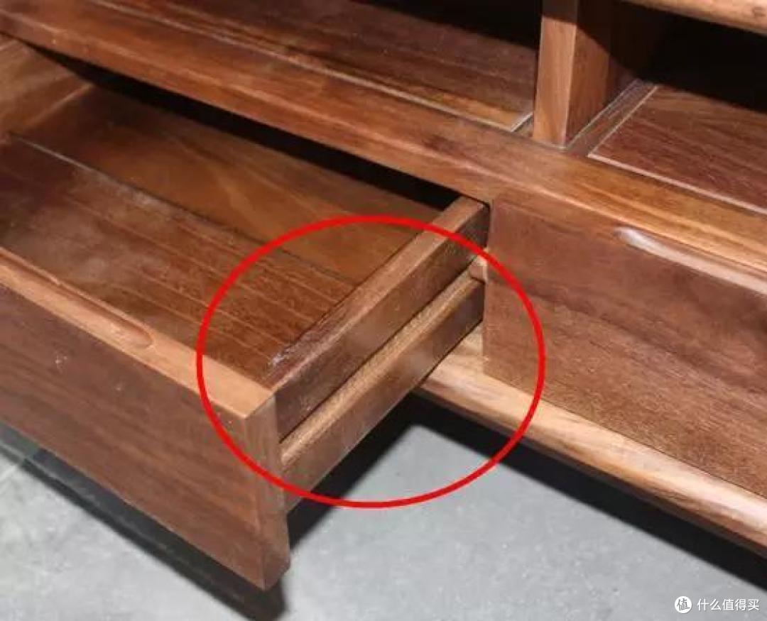 深度:黑胡桃木家具值得买吗?如何鉴别木材真假?和橡木、樱桃木相比哪个更好?买家具必看的选购知识!