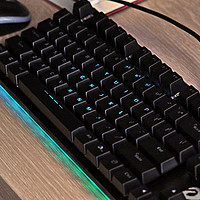 达尔优EK925 RGB机械键盘外观细节(按键|指示灯|防滑垫|脚撑|键帽)
