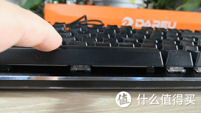 达尔优EK925 RGB机械键盘，键盘不再是工具，更是个性的体现