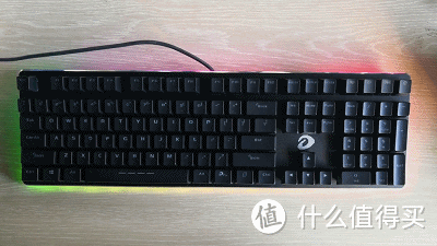 达尔优EK925 RGB机械键盘，键盘不再是工具，更是个性的体现
