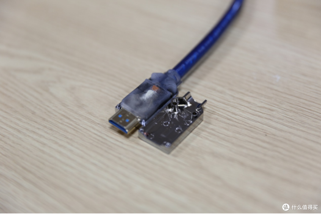 支持8K分辨率 开博尔HDMI2.1版高清线到手体验