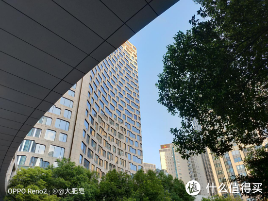 OPPO Reno2轻度上手体验：拍视频我不想带稳定器了……