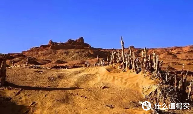 中国最孤寂的沙漠公路，你敢自驾游吗？