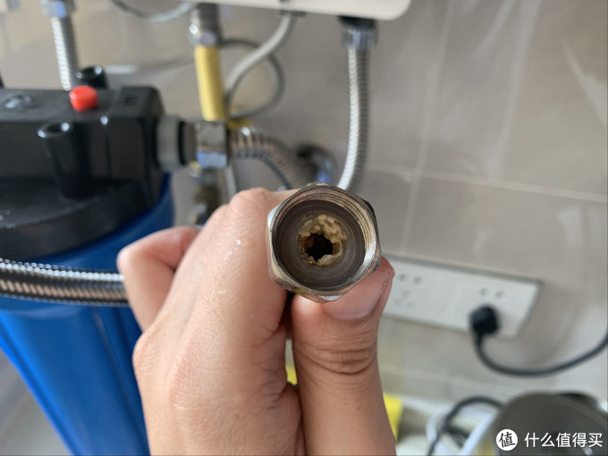 反复加热的热水器铜管内水垢严重到什