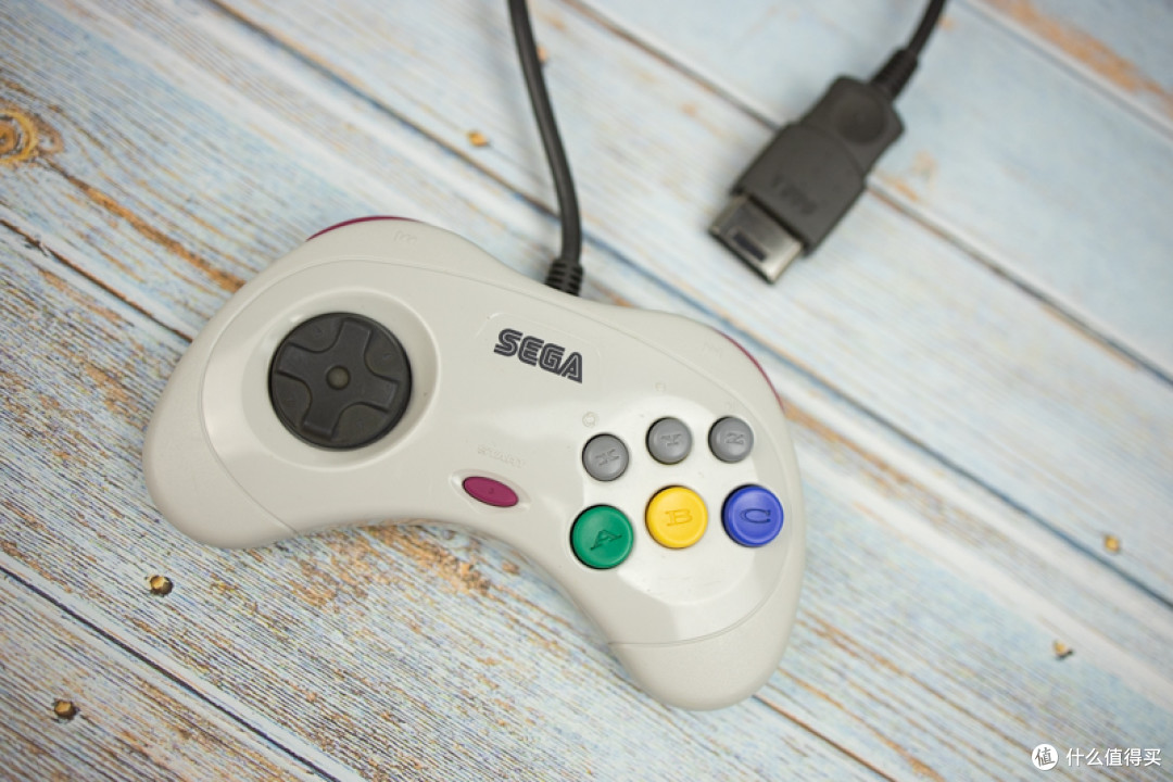 召唤世嘉SS手柄复活术!简评八位堂Sega Saturn手柄蓝牙套件