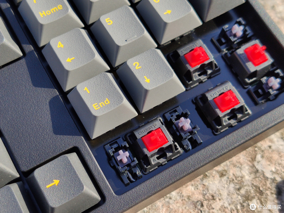 机械键盘教科书——leopold利奥博德 FC900R PD石墨金