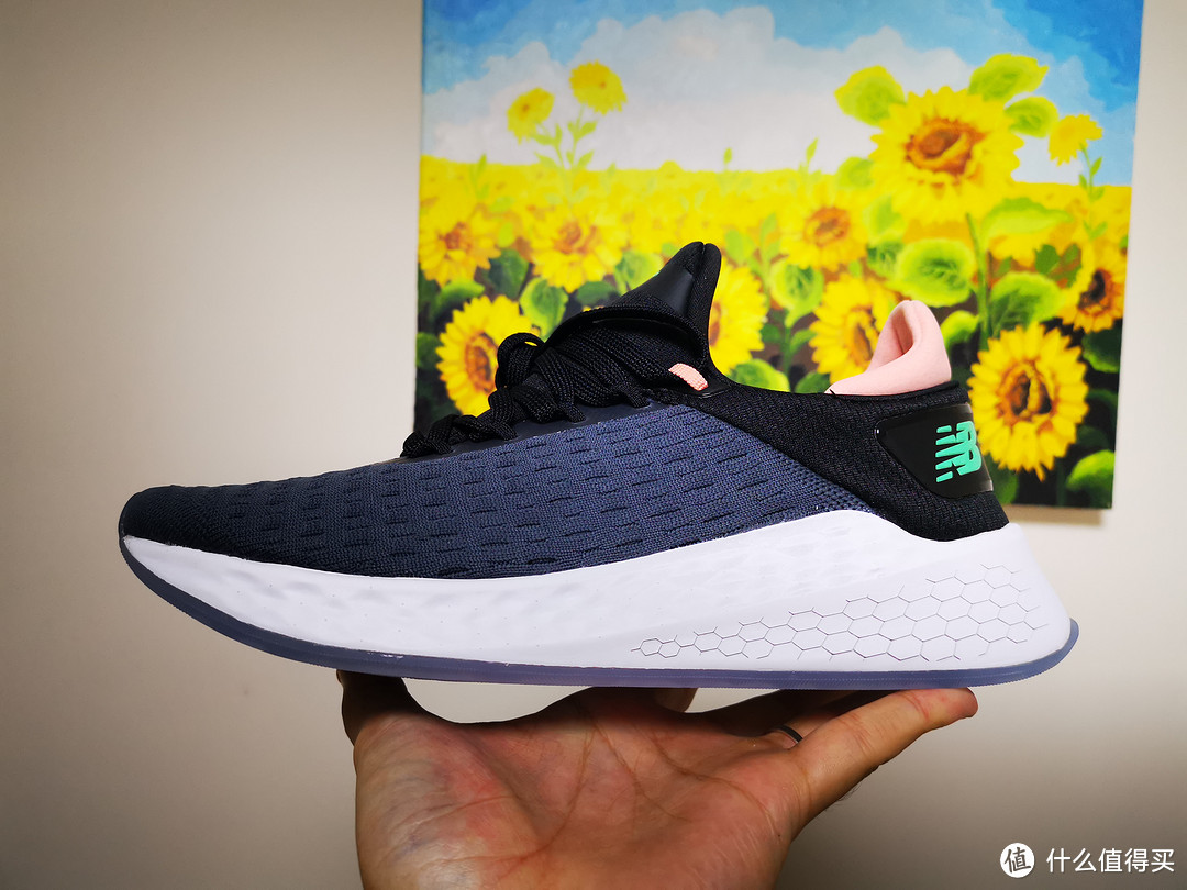 是噱头还是确有实效？镭射切割的New Balance Fresh Foam Lazr v2 Hypoknit 跑鞋开箱