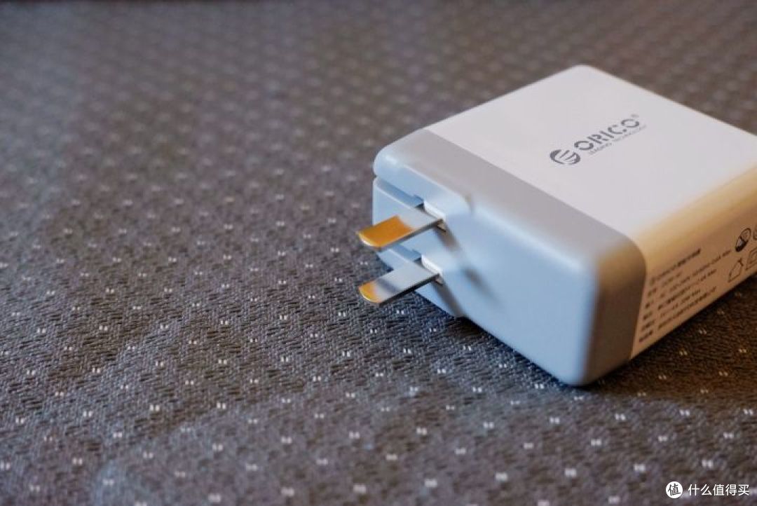 ORICO4口墙插充电器:商务出差好伴侣,日常生活好帮手