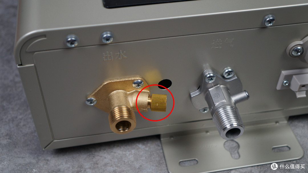 为何动辄几千差价？真假恒温玄机是啥？A.O.史密斯热水器拆给你看