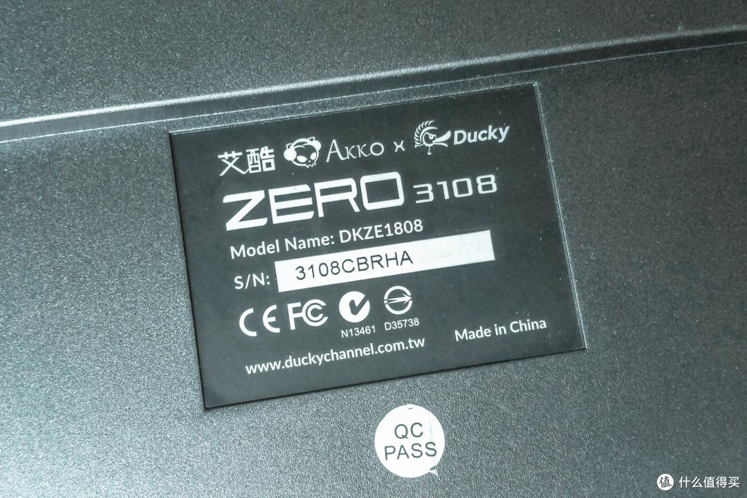 DIY的好素材，AKKO × Ducky ZERO 3108 红轴侧刻机械键盘分享展示