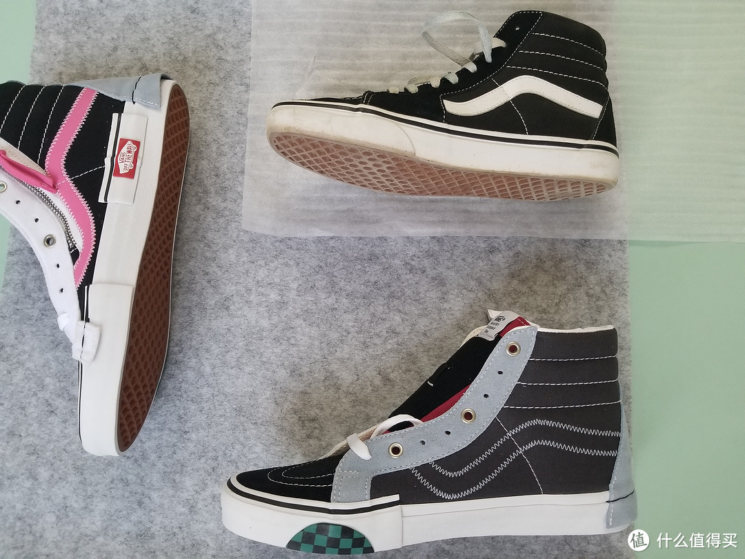 Vans  Sk8-Hi 经典款穿旧后，我选择了  “Deconstructed”补位