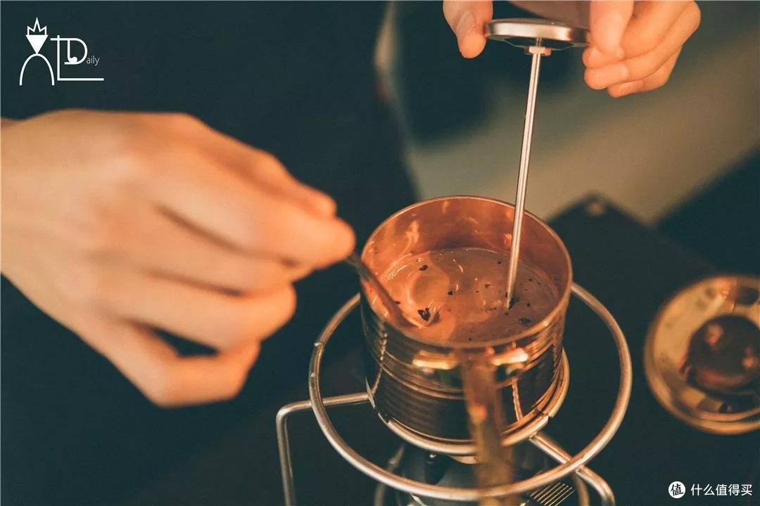这家青岛最没「上进心」的咖啡馆,让我只想躺平做条咸鱼…
