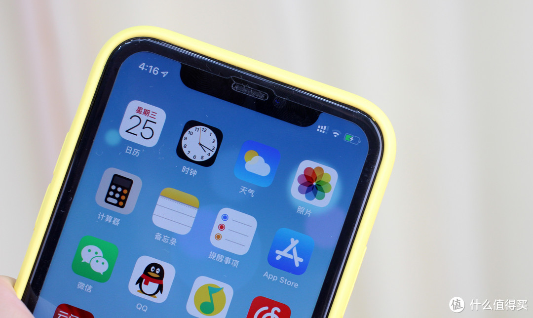 iPhone11续航太差？给它配个无线充电宝，3倍续航能力