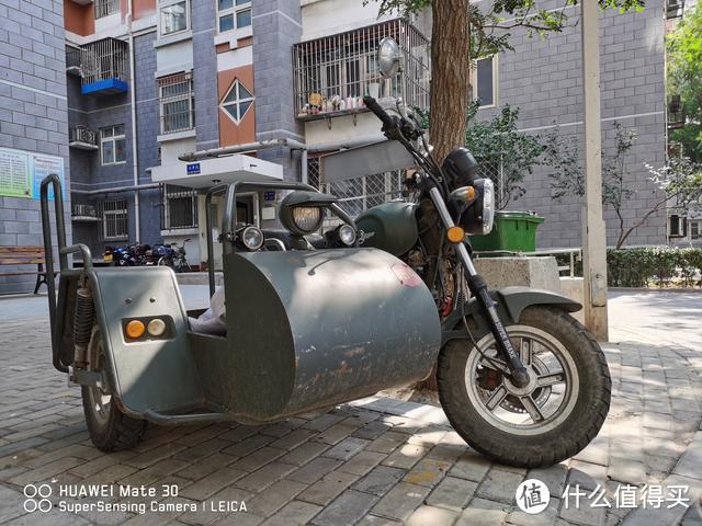 华为Mate30真机上手测评,夜景拍照依然傲视群雄