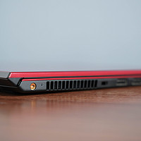 VAIO SX12 超轻便笔记本图片展示(键盘|屏幕|边框|材质|散热口)
