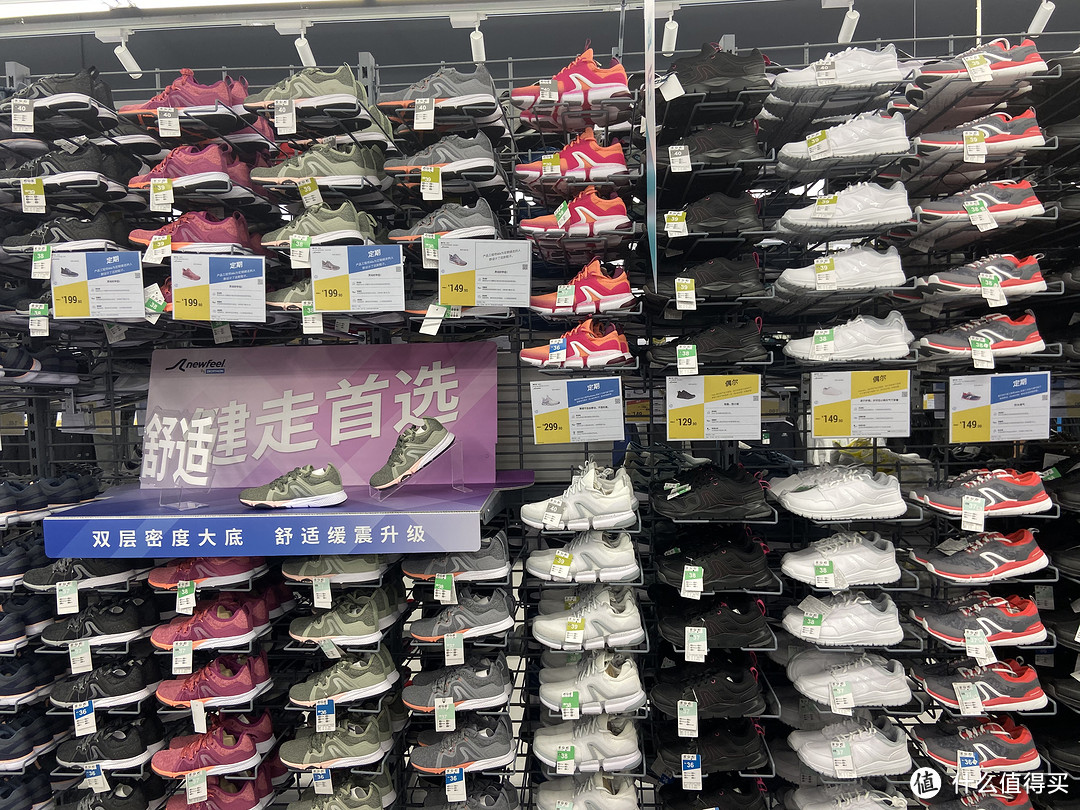 进店送背包：终于来了，迪卡侬运动装备兰州店开业了