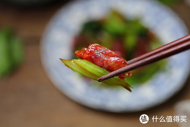 这蔬菜叶子千万别扔,营养价值更高一筹,炒着吃清脆美味对身体好