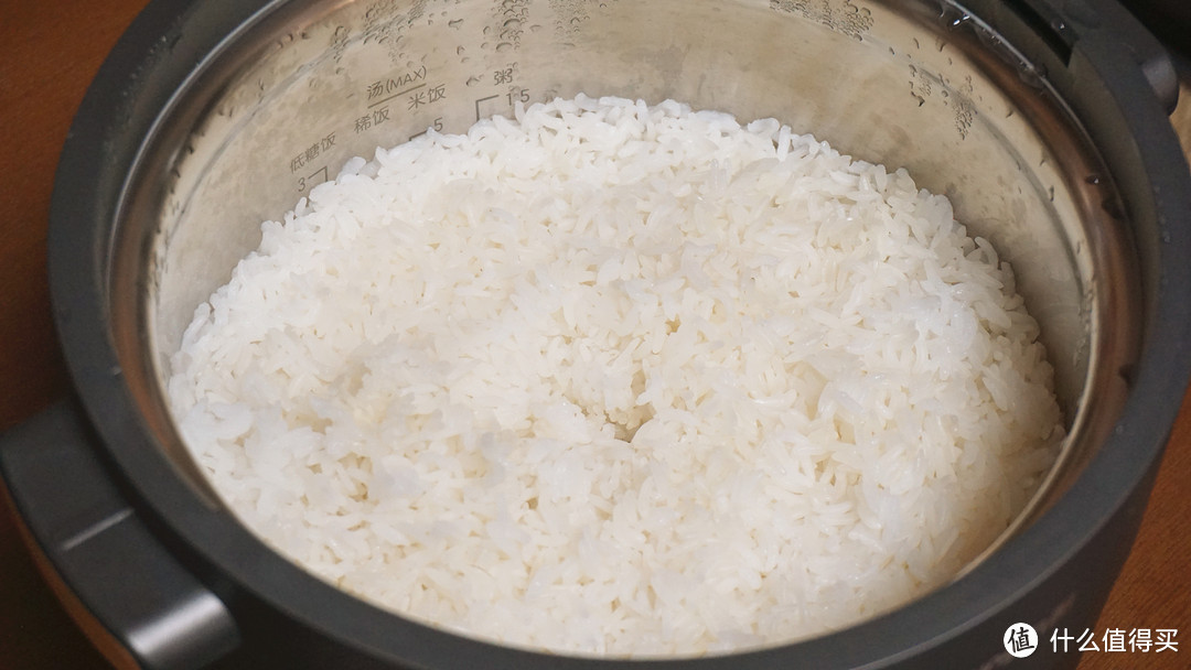 蒸米饭烹饪美食一个都不少，九阳无涂层蒸汽饭煲S3，掀起一场全新的米饭革命