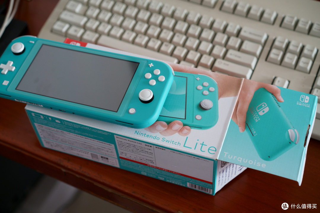 我买了个Nintendo Switch Lite