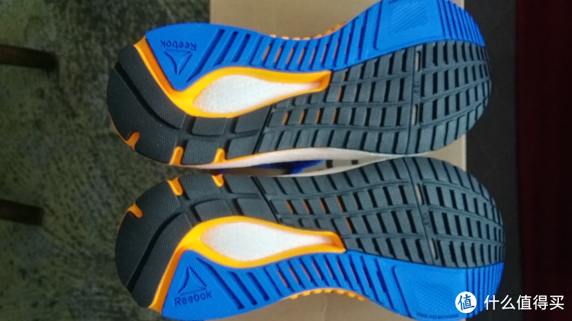 Reebok harmony road 3跑鞋开箱