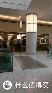 加拿大一个平时没什么人的Apple Store外也排起了队