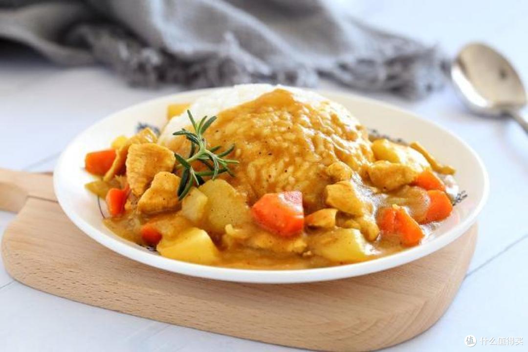 超级美味的咖喱饭在家就能轻松做,足不出户也能领略东南亚风味