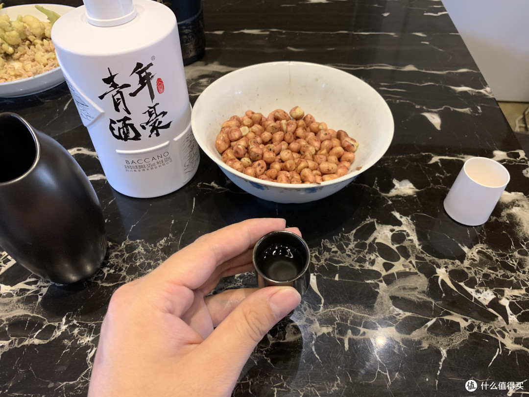 欢度国庆,来杯谷小酒 青年酒豪