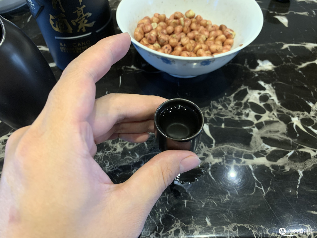 欢度国庆,来杯谷小酒 青年酒豪